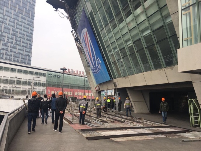 尤文考虑租借贝尔纳代斯基 阿莱格里愿意接纳他据《全市场》报道，尤文可能在冬季转会期租借贝尔纳代斯基半个赛季。